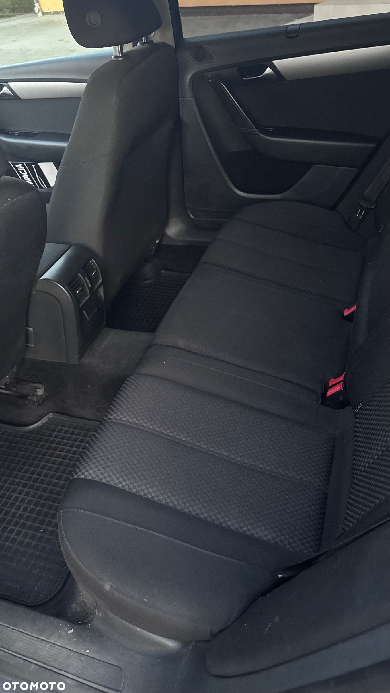 Volkswagen Passat 1.6 TDI Business Line - 6