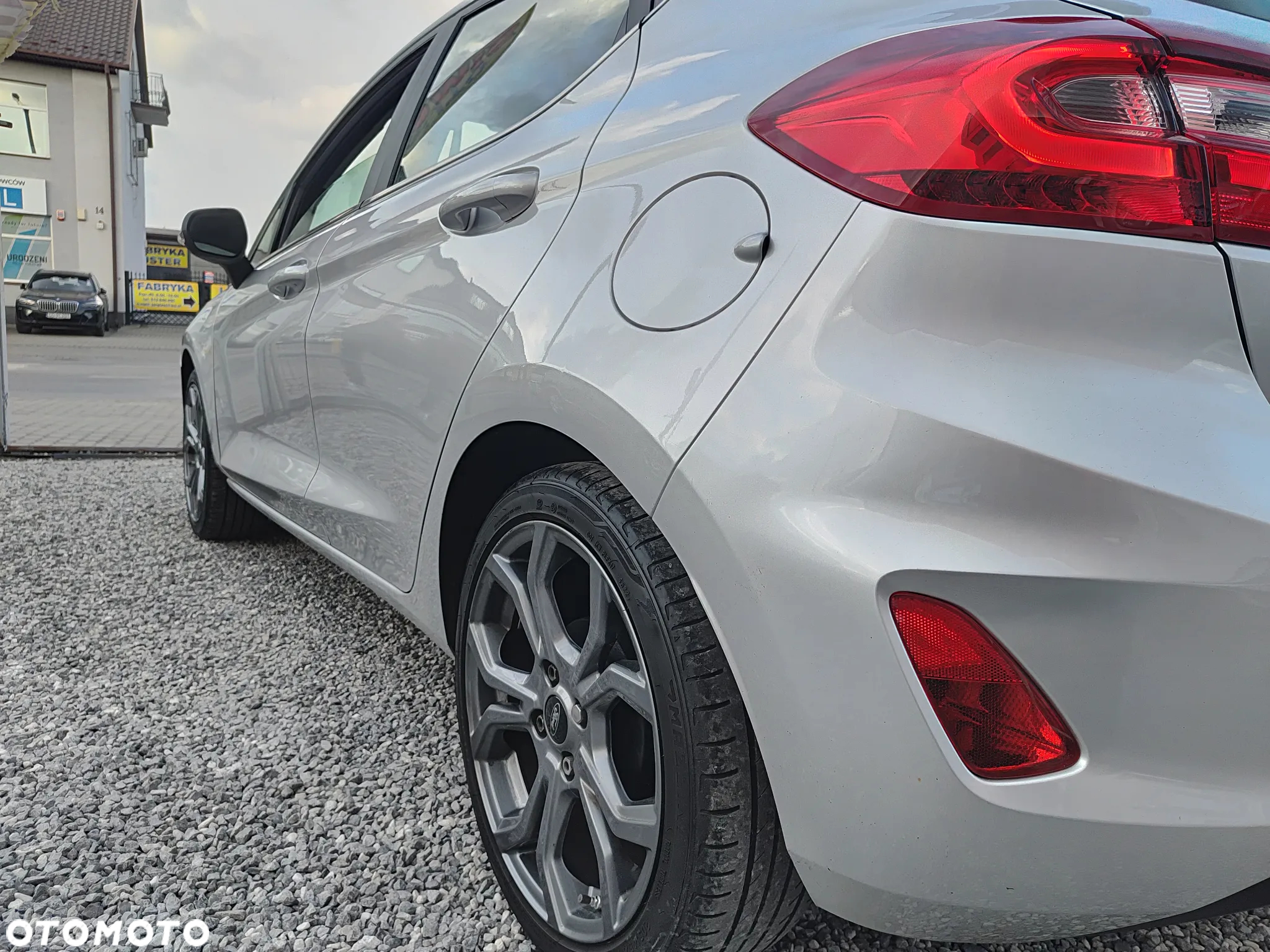 Ford Fiesta 1.0 EcoBoost S&S ST-LINE - 11