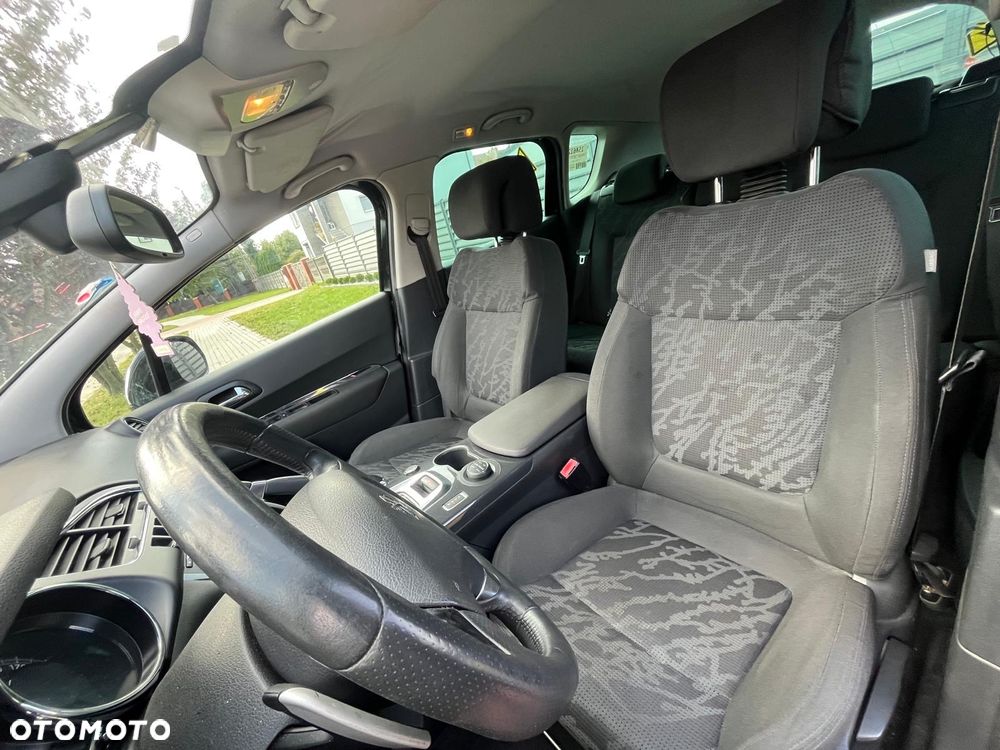 Peugeot 3008 Hybrid4 - 8