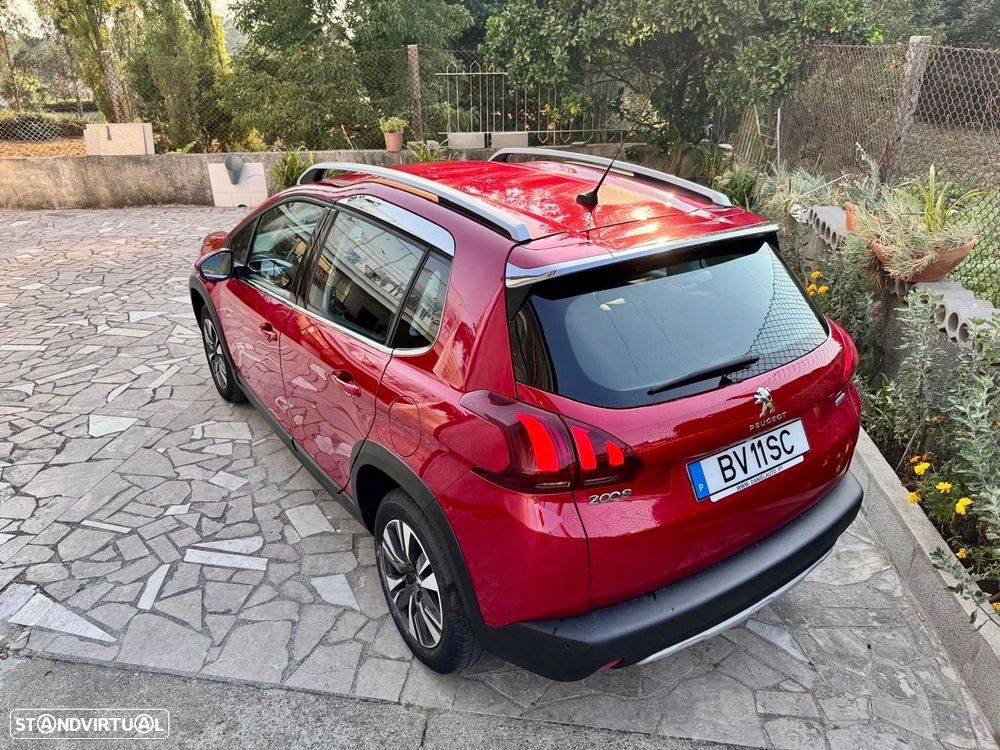 Peugeot 2008 1.2 PureTech Allure - 4