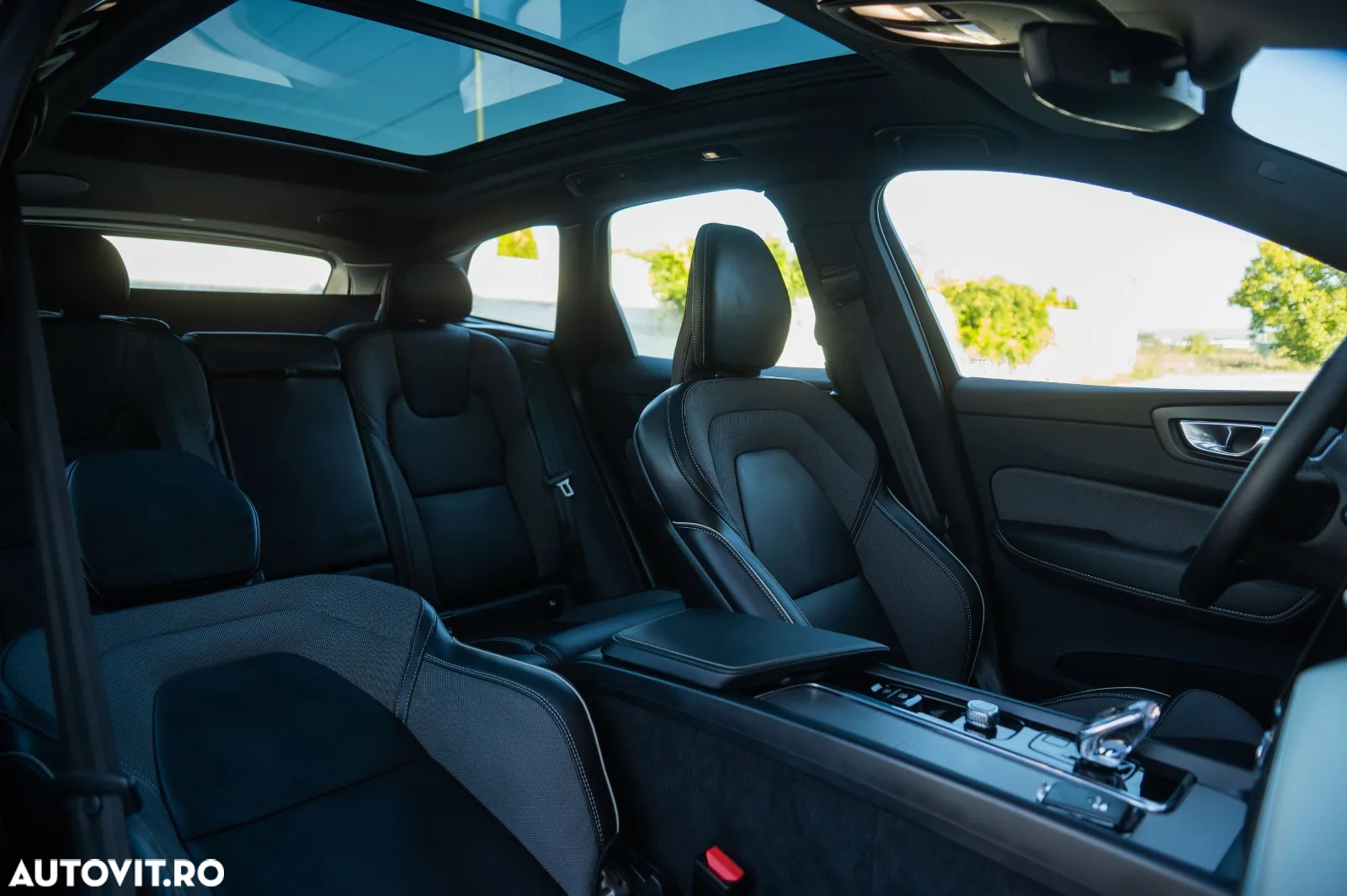 Volvo XC 60 B5 B AWD Plus Black Edition - 15