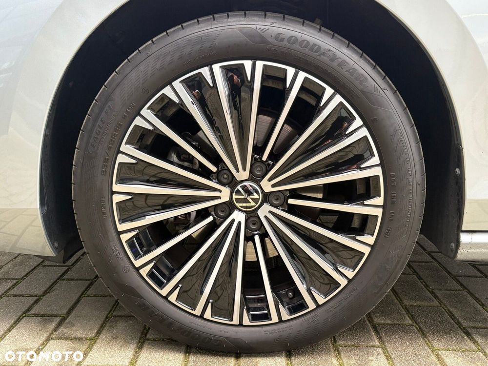 Volkswagen Passat Variant 2.0 TDI EVO Elegance DSG - 10