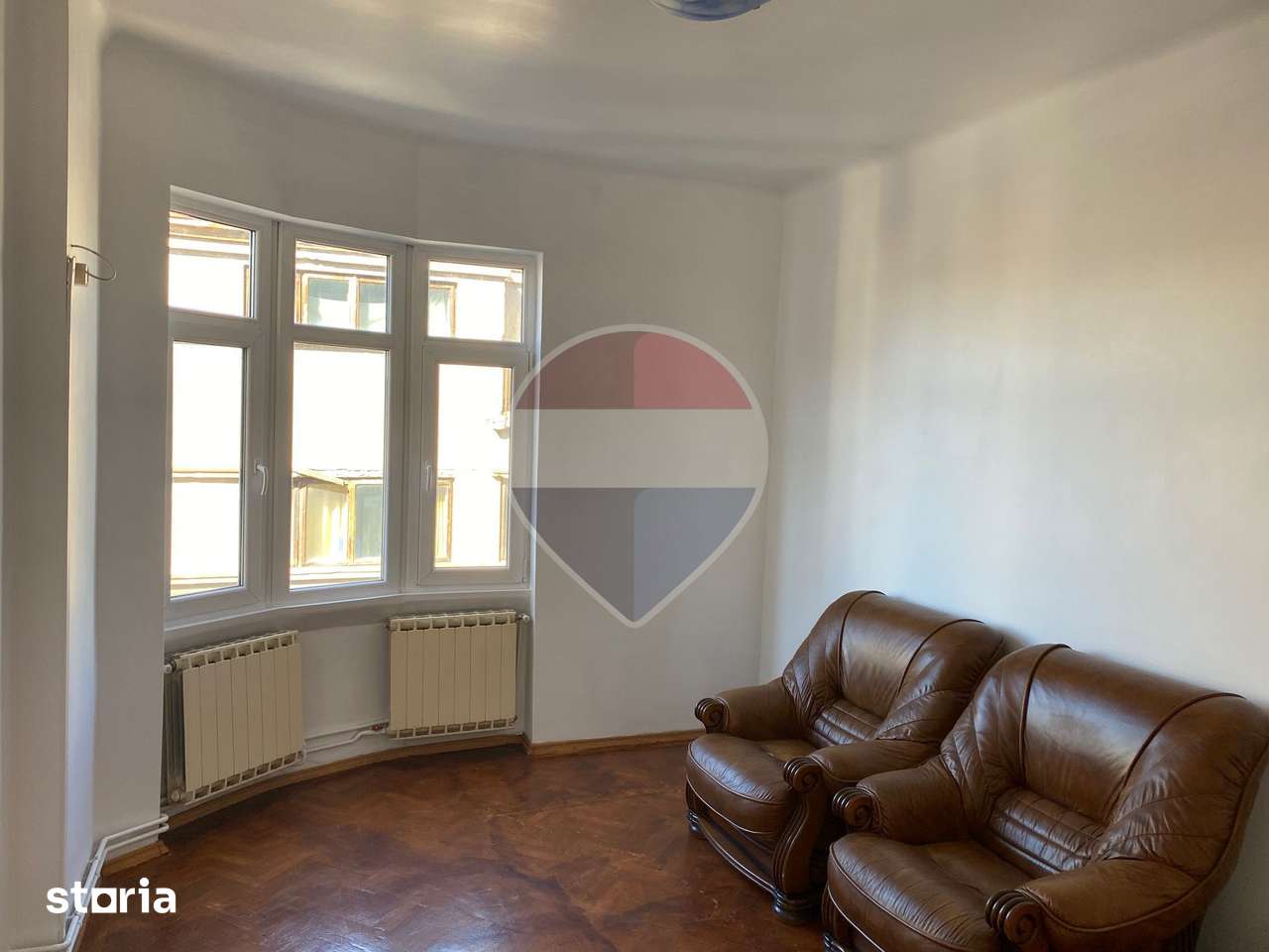 Apartament cu 3 camere in Centru Vechi — fotografia 3
