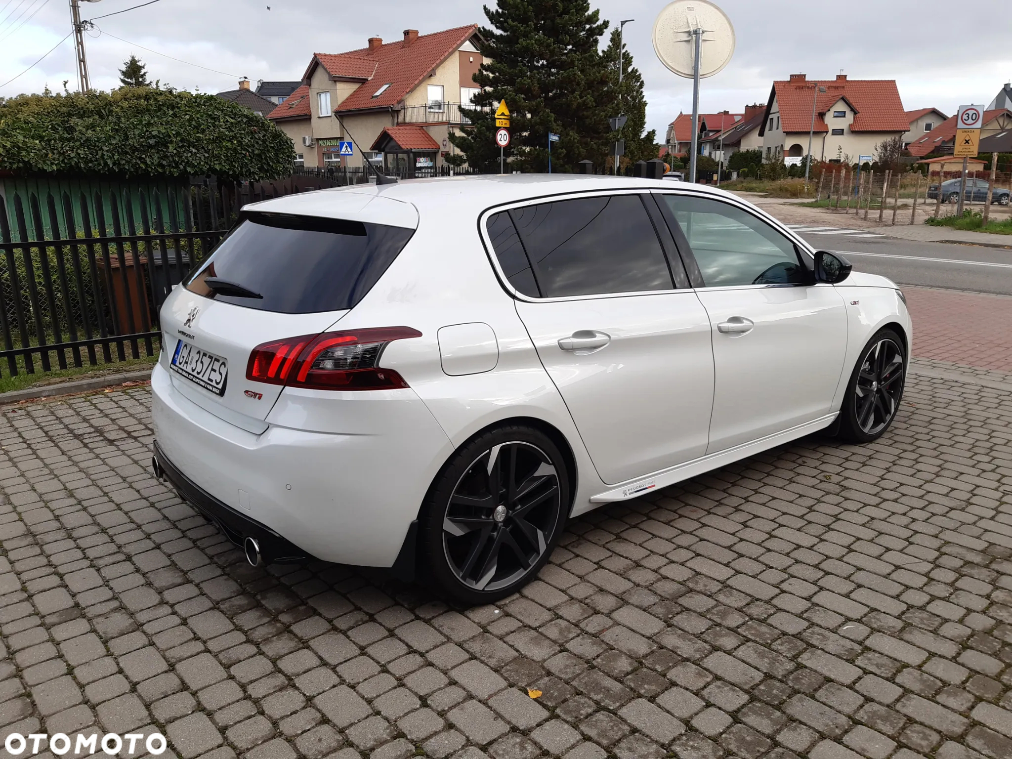 Peugeot 308 1.6 e-THP GTi by Sport S&S - 7