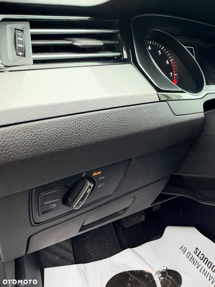 Volkswagen Passat 1.5 TSI EVO Business DSG - 19