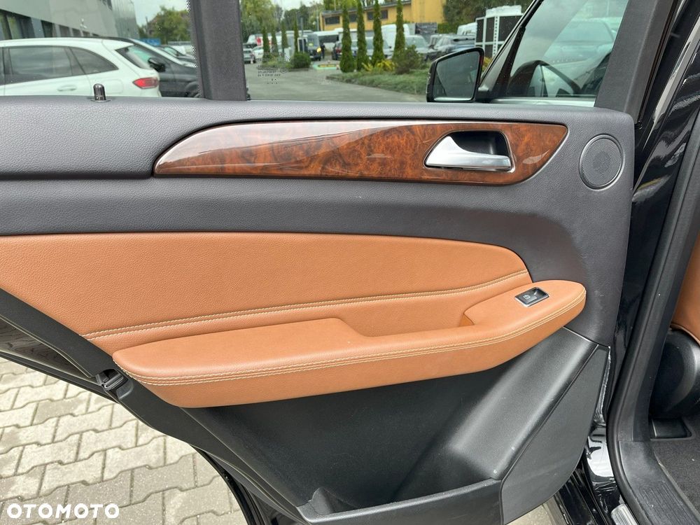 Mercedes-Benz GLE - 21