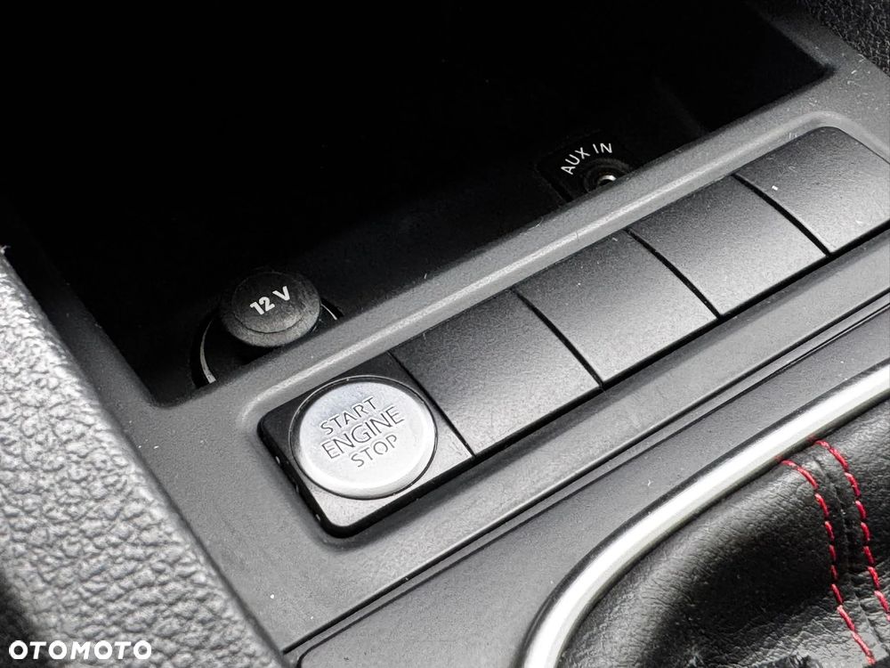 Volkswagen Jetta 2.0 TSI Sportline - 29