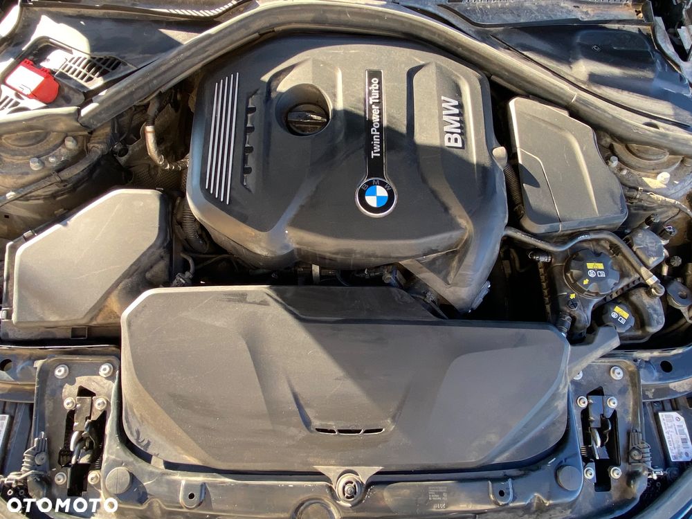 BMW Seria 3 330i Sport Line - 10