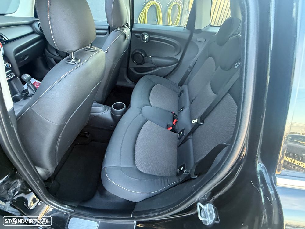 MINI 5 Portas Cooper D - 16