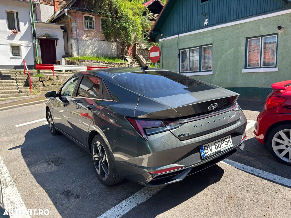 Hyundai Elantra 1.6 l 123 CP CVT Exclusive Navi - 2