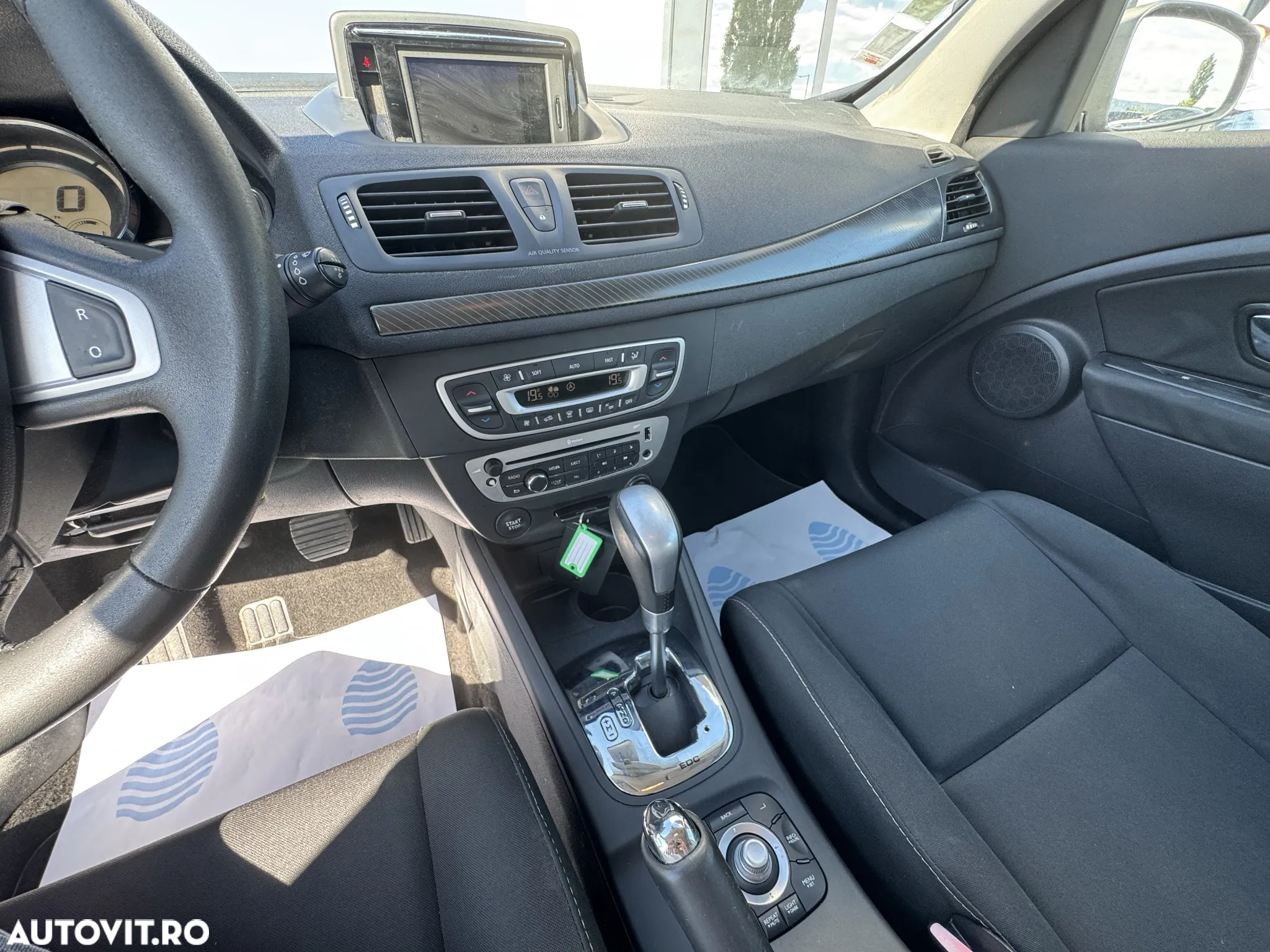 Renault Megane dCi 110 FAP EDC Paris Business - 32