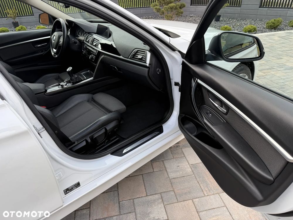 BMW Seria 3 316d Edition M Sport Shadow - 26
