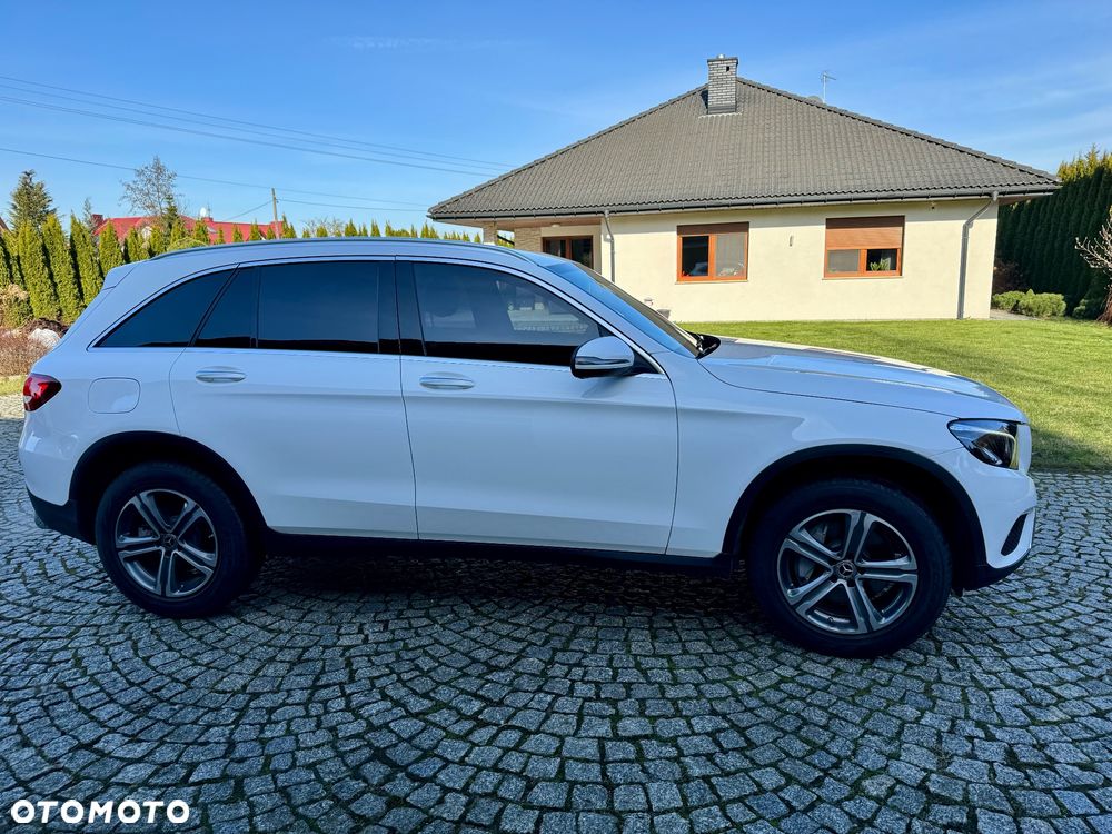 Mercedes-Benz GLC 300 4Matic 9G-TRONIC - 9