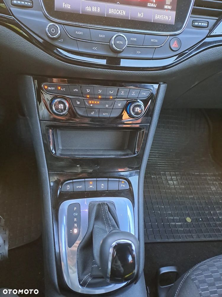Opel Astra 1.6 D Automatik Start/Stop Dynamic - 11