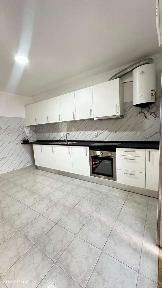 Apartamento T2 com segurança e pronto a habitar - Grande imagem: 2/12