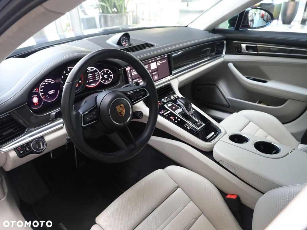 Porsche Panamera Turbo S - 8