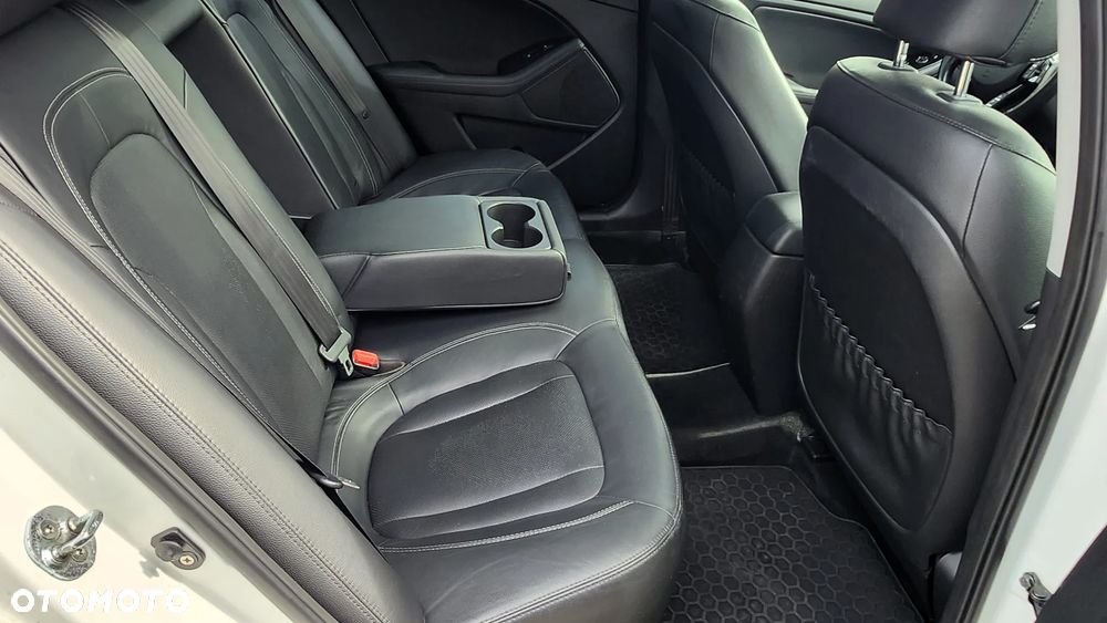 Kia Optima 1.7 CRDI Attract - 9