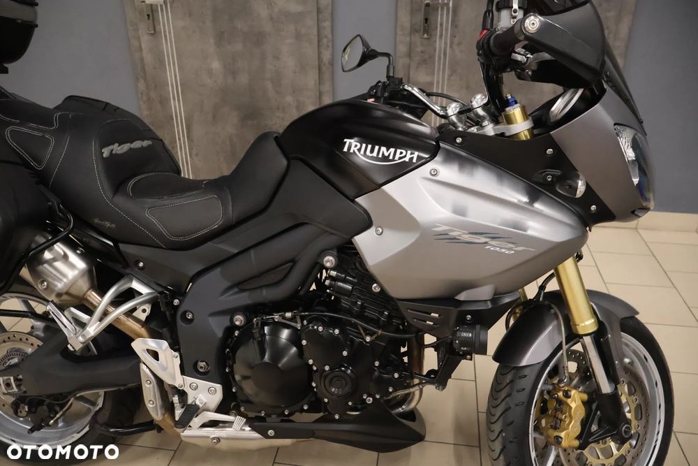 Triumph Tiger - 4