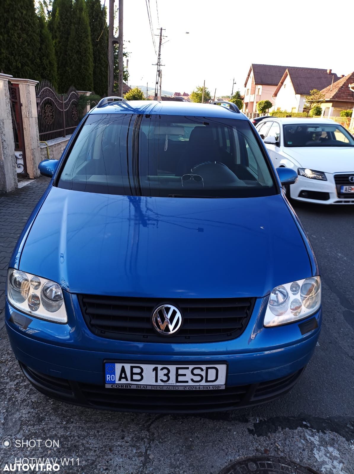 Volkswagen Touran 2.0TDI Trendline - 1