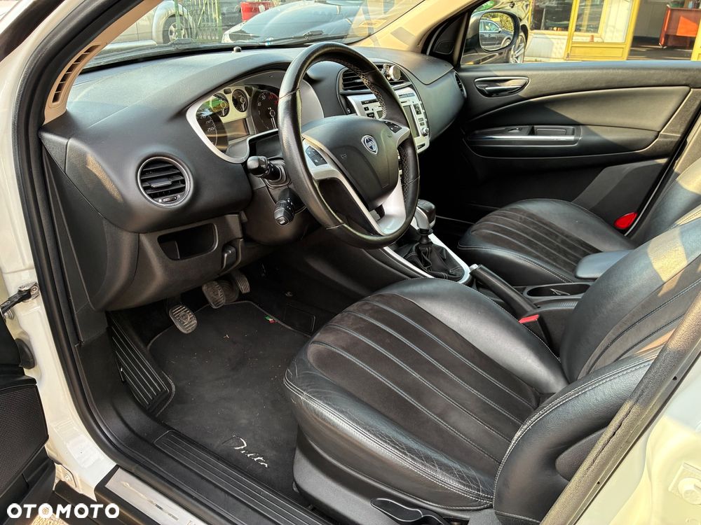 Lancia Delta 1.4 MultiAir 16v Gold - 9