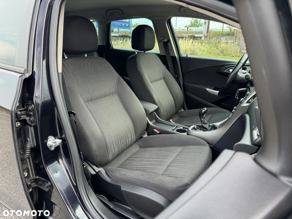 Opel Astra 1.4 Turbo Design Edition - 22