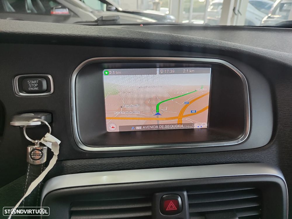 Volvo V40 2.0 D3 R-Design - 31