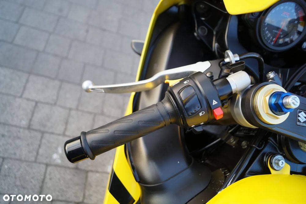 Suzuki GSX-R - 12