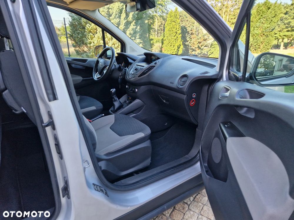 Ford Tourneo Courier 1.5 TDCi S&S Ambiente - 9
