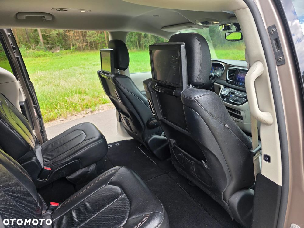 Chrysler Pacifica - 10