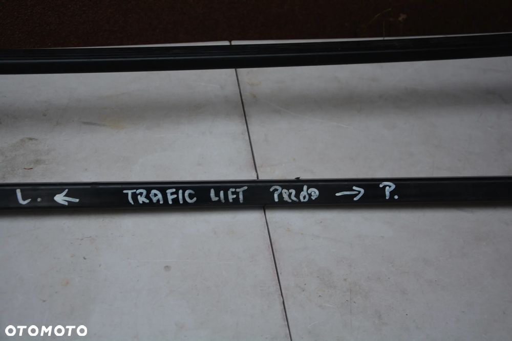 Renault Traffic 2  2014 - Bagażnik dachowy oryginał Thule klucz - 5