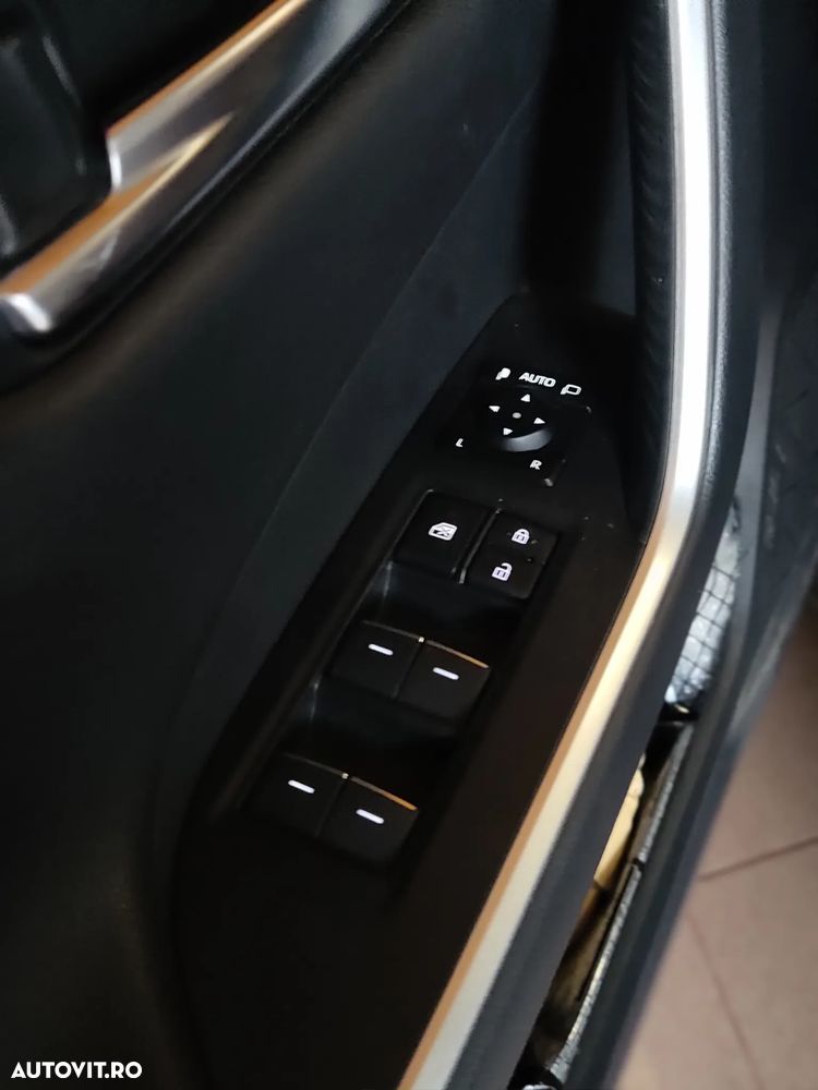 Toyota RAV4 2.5 PHEV VVT-iE 4x4 Style Bi-Tone - 6