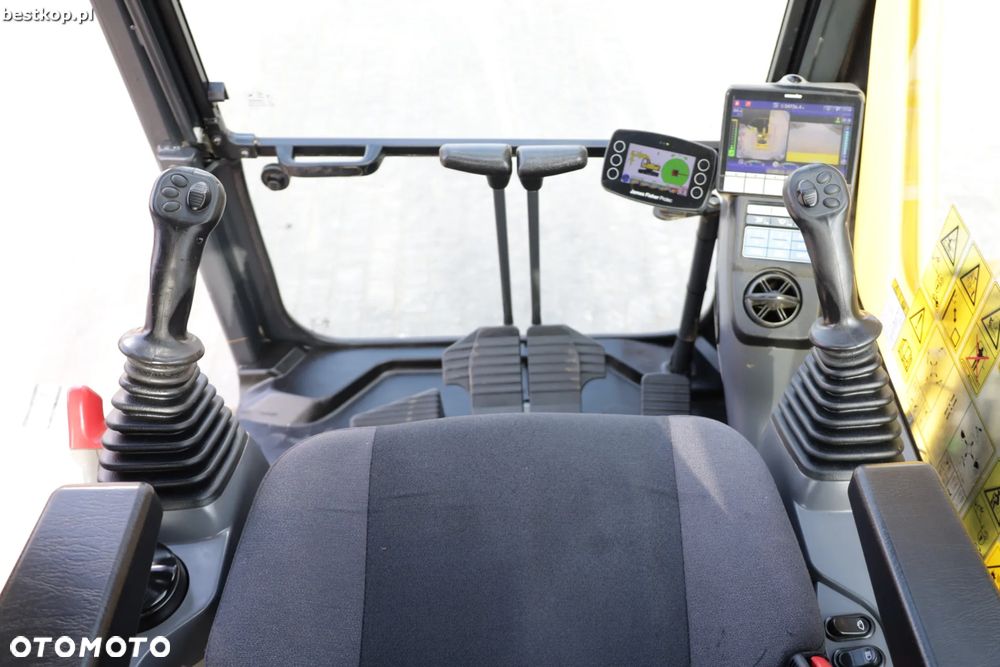 Komatsu PC210LC-11 - 20