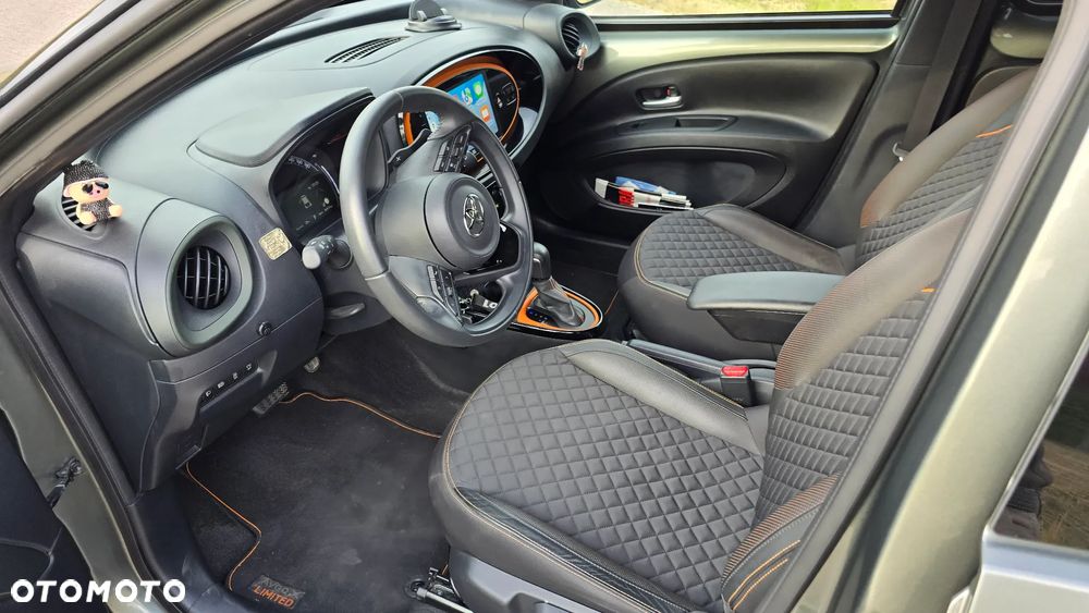 Toyota Aygo X 1.0 VVT-i JBL Edition X-shift - 4