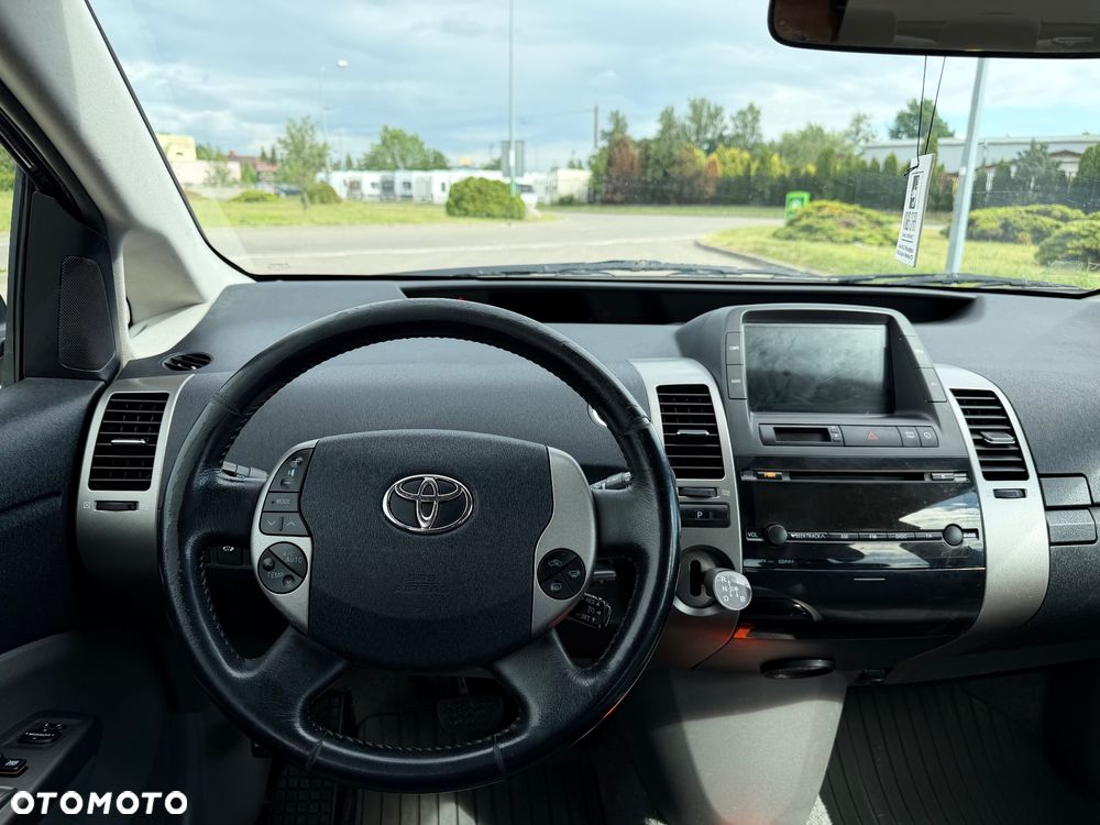 Toyota Prius 1.5 VVT-i Prestige - 11