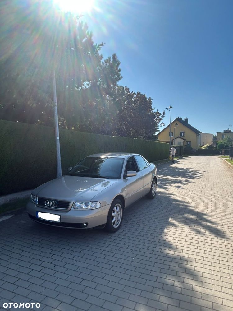 Audi A4 Limousine - 17