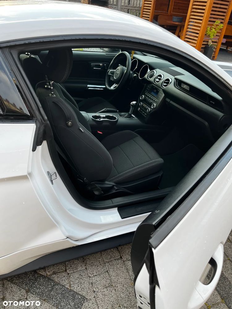 Ford Mustang 3.7 V6 - 8