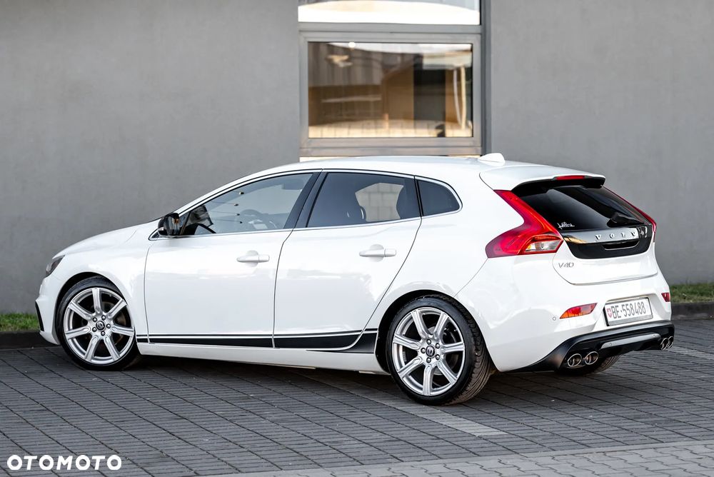 Volvo V40 T4 R Design - 14