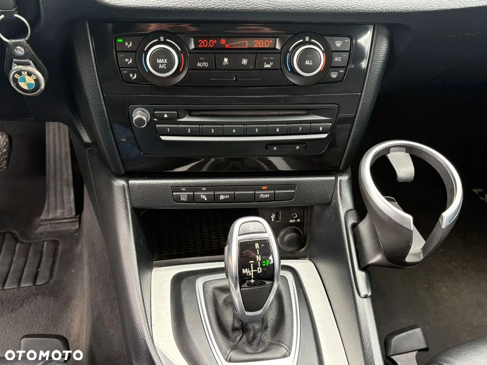 BMW X1 sDrive18d Sport Line - 16