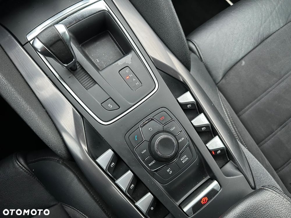 Citroën DS5 e-HDi 115 EGS6 SoChic - 26