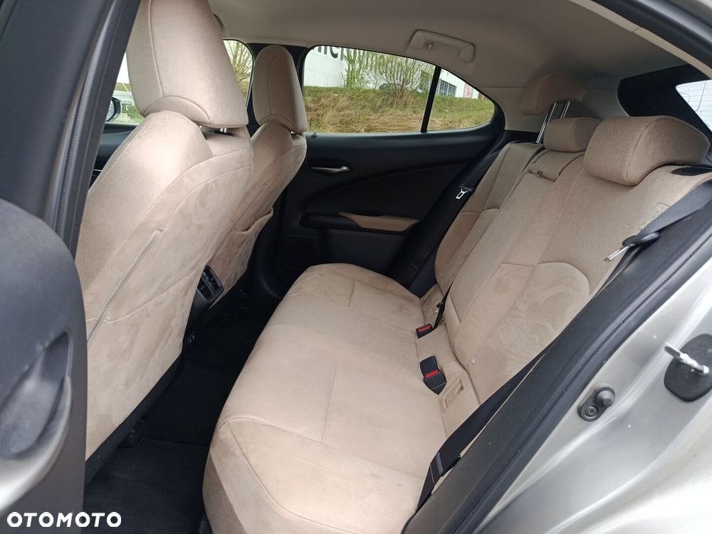 Lexus UX - 14