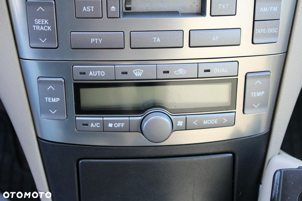 Toyota Avensis - 27