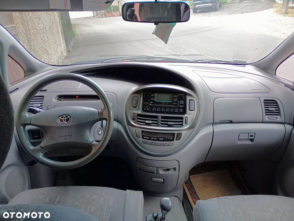 Toyota Previa - 17