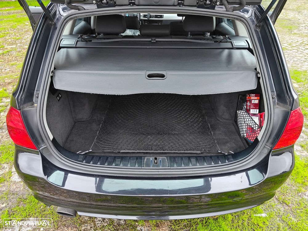 BMW 320 d Touring - 24