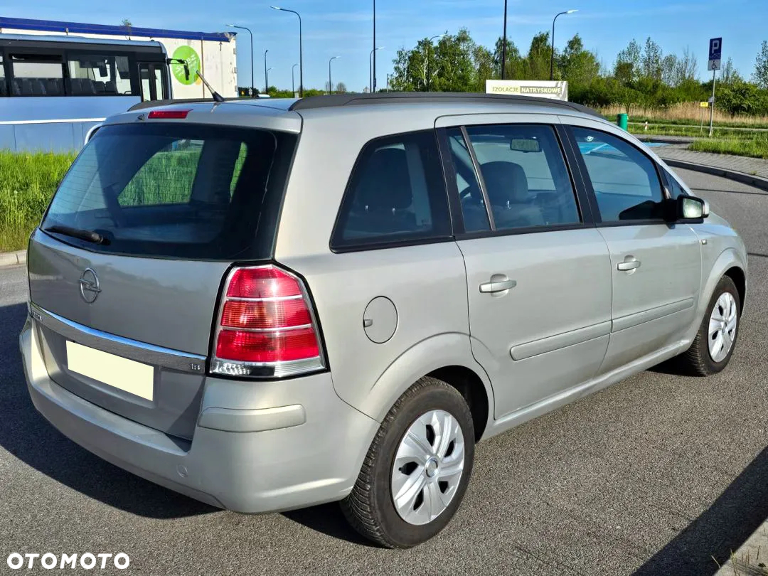 Opel Zafira 1.8 Cosmo - 12