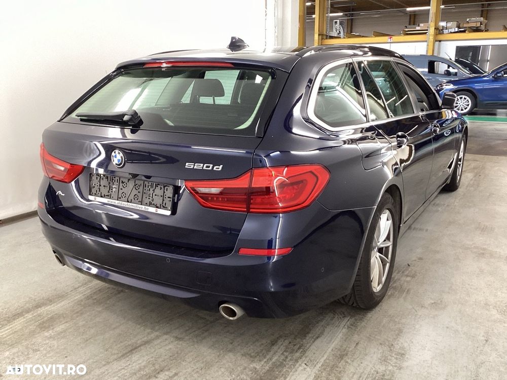 BMW Seria 5 520d AT - 17