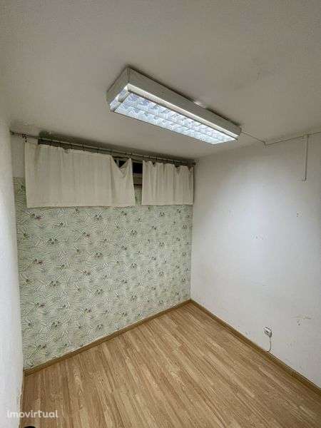 Arrenda-se sala na Amadora - Grande imagem: 2/6