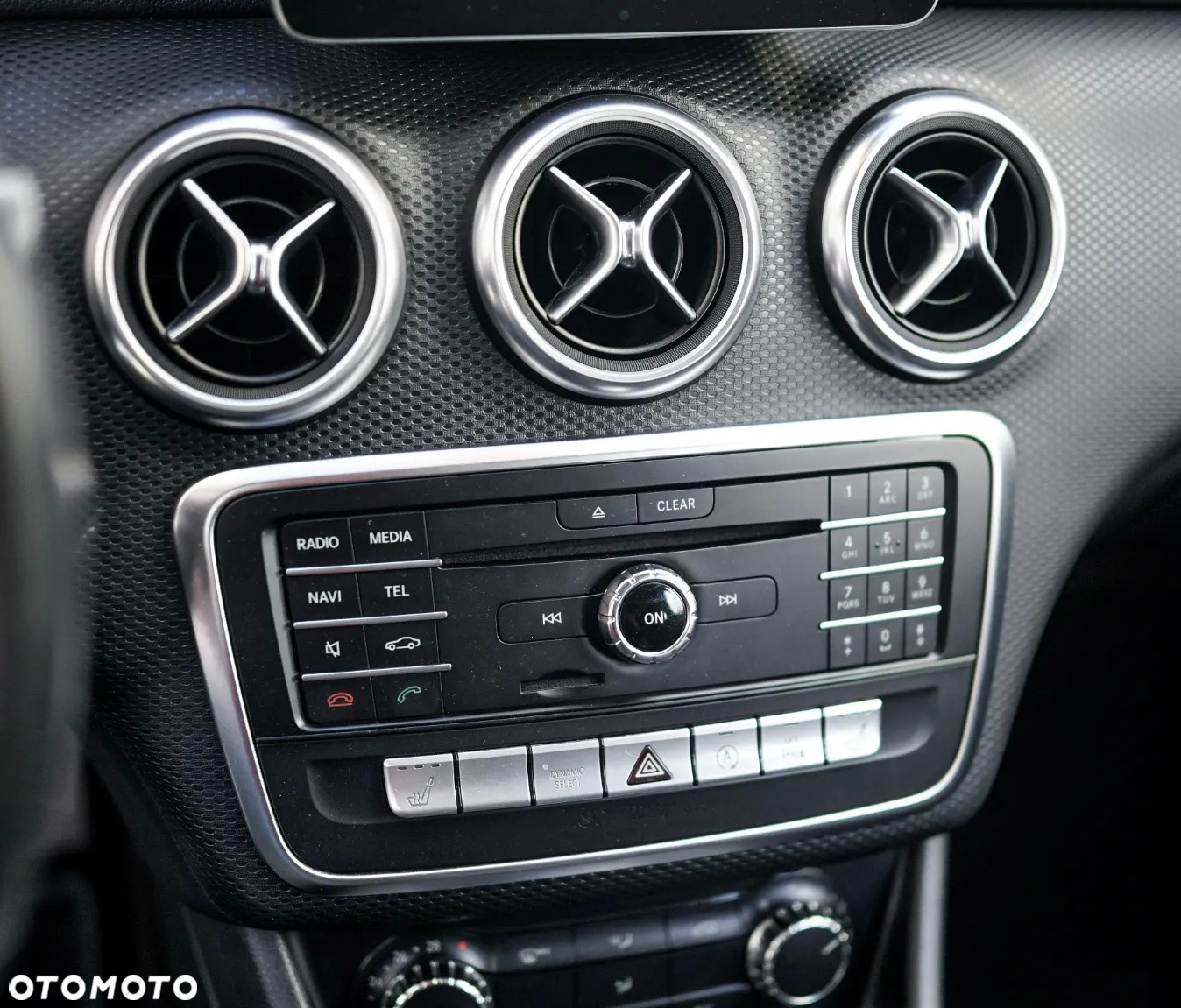 Mercedes-Benz Klasa A 180 7G-DCT - 14