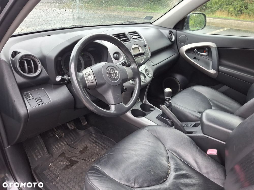 Toyota RAV4 - 13