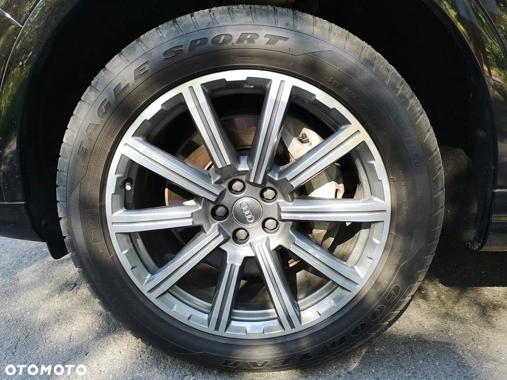 Audi Q7 - 12