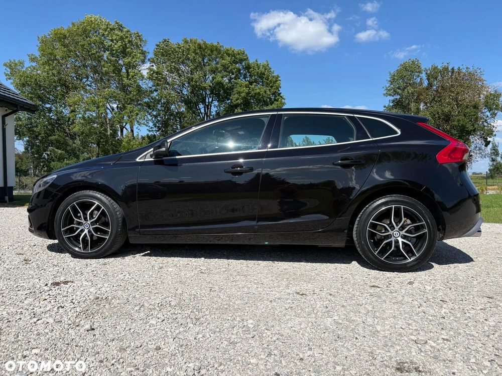 Volvo V40 D2 Drive-E R-Design Momentum - 9